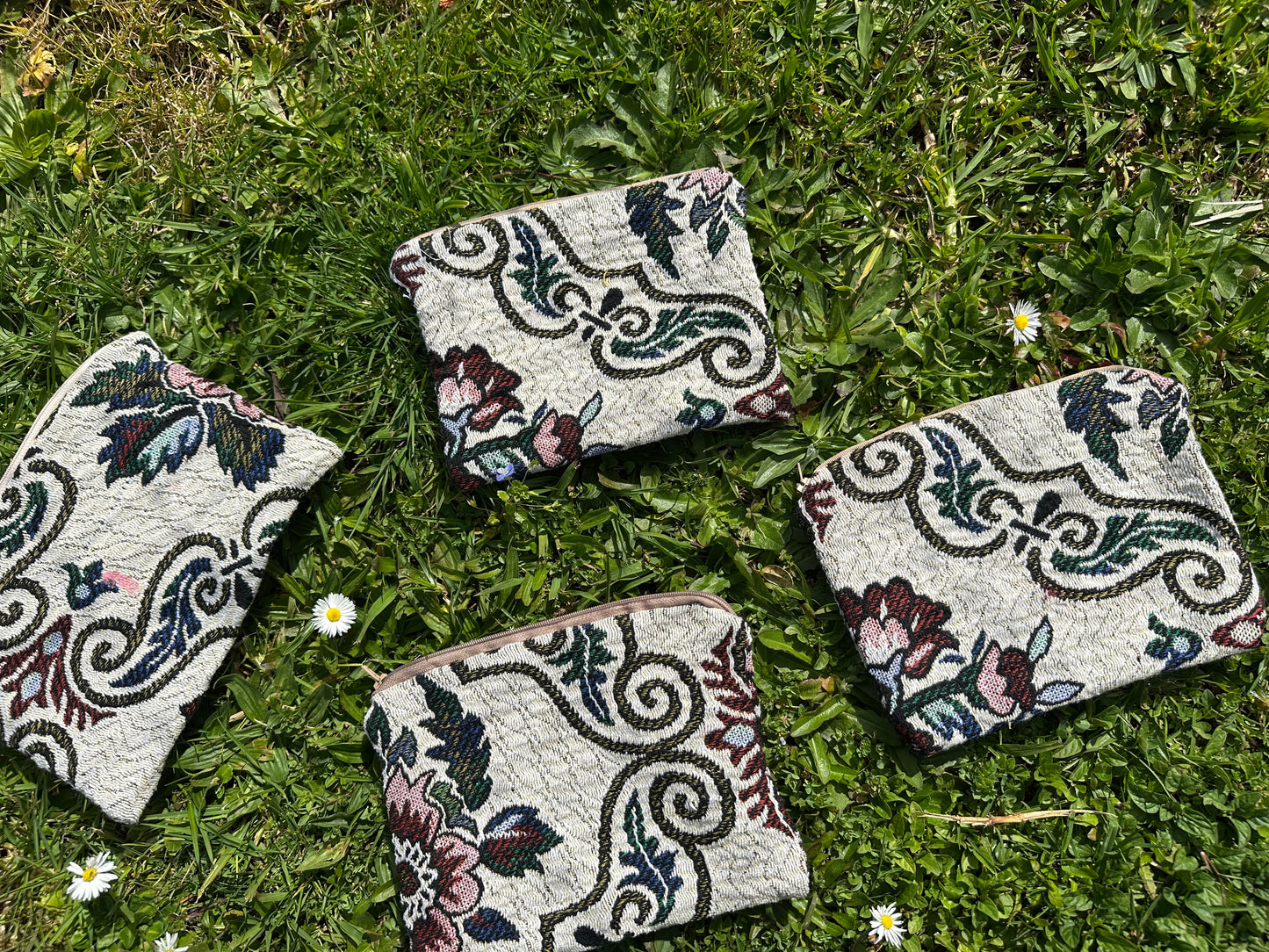 Flora pouch