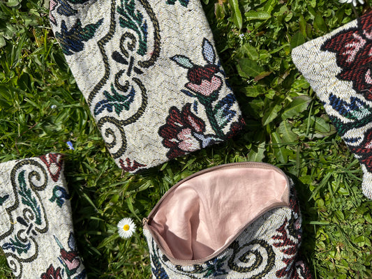 Flora pouch